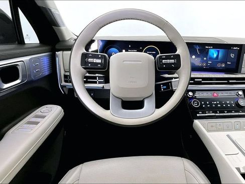 Used 2025 Hyundai Santa Fe Calligraphy FWD image 6