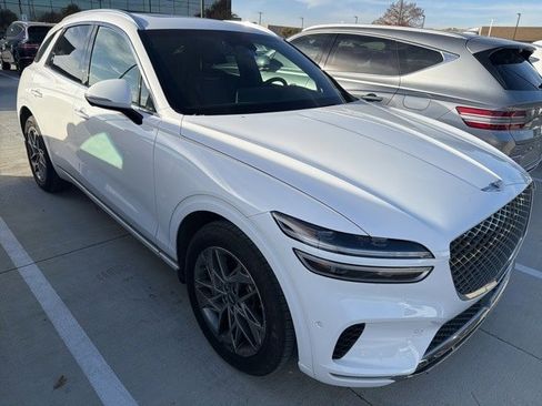 Used 2023 Genesis GV70 2.5T w/ Advanced Package image 2