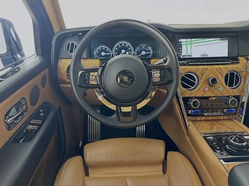 Used 2019 Rolls-Royce Cullinan AWD/4WD image 17