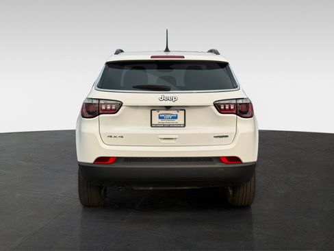 Used 2023 Jeep Compass Latitude AWD/4WD image 6