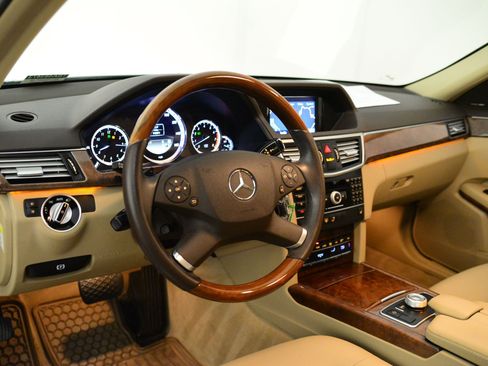 Used 2011 Mercedes-Benz E 350 4MATIC Sedan image 27