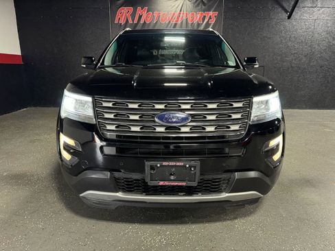 Used 2016 Ford Explorer XLT w/ Equipment Group 202A image 8