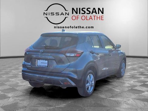 Certified 2025 Nissan Kicks Play S image 28