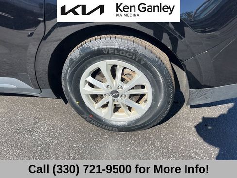 Certified 2024 Kia Carnival LX image 24