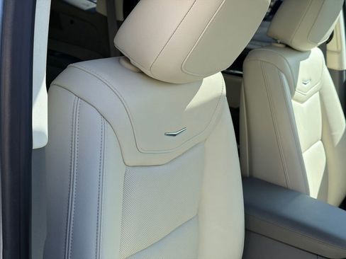 Used 2020 Cadillac XT6 Premium Luxury w/ LPO, Floor Liner Package image 13