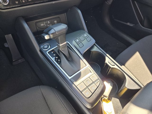 Used 2026 Kia Sportage LX w/ LX Convenience Package FWD image 17