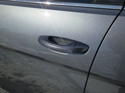 Used 2022 Volkswagen Atlas SE image 26