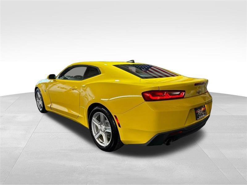 Used 2016 Chevrolet Camaro LT RWD image 7
