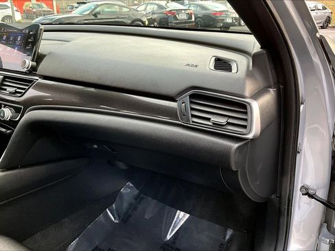 Used 2022 Honda Accord Sport image 18