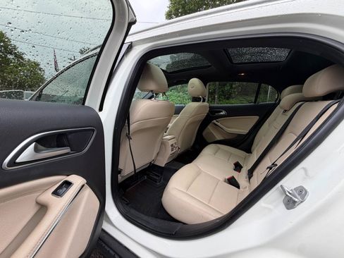Used 2016 Mercedes-Benz GLA 250 image 25