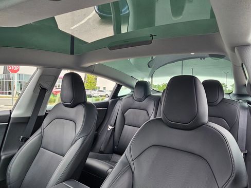 Used 2025 Tesla Model 3 Long Range AWD/4WD image 17