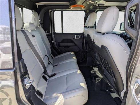 Used 2021 Jeep Gladiator Mojave image 19