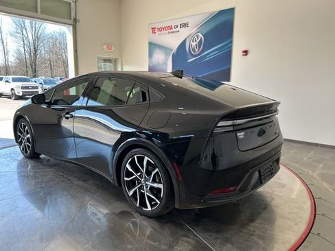 Used 2025 Toyota Prius Plug-In Hybrid w/ Limited Premium Package image 5