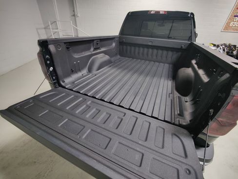 Used 2015 Chevrolet Silverado 2500 LT w/ LT Convenience Package image 10