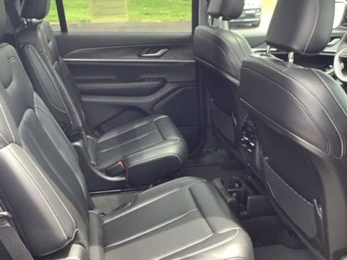 Used 2023 Jeep Grand Cherokee L Limited AWD/4WD image 20