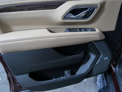 Used 2023 Chevrolet Tahoe Premier AWD/4WD image 13
