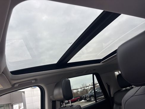 Used 2025 Ford Expedition Active image 12