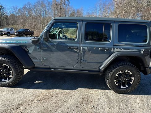 Used 2025 Jeep Wrangler Unlimited Rubicon 4xe w/ Safety Group image 11