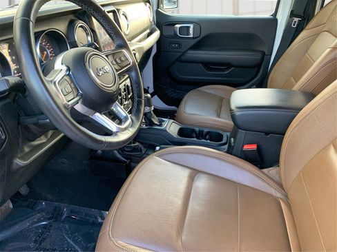 Used 2022 Jeep Gladiator Overland w/ Popular Equipment Package image 9