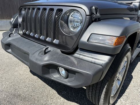 Used 2023 Jeep Wrangler Sport AWD/4WD image 4