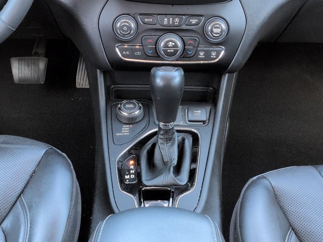 Used 2023 Jeep Cherokee Altitude Lux AWD/4WD image 19