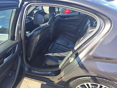 Used 2018 BMW 530i xDrive image 38