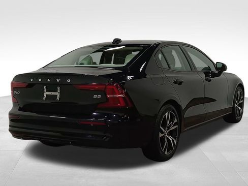 Used 2024 Volvo S60 B5 Plus FWD image 3