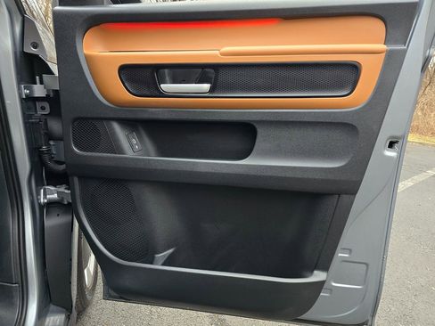 Used 2025 Volkswagen ID. Buzz Pro S image 28