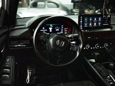 Used 2025 Honda Accord Sport image 15