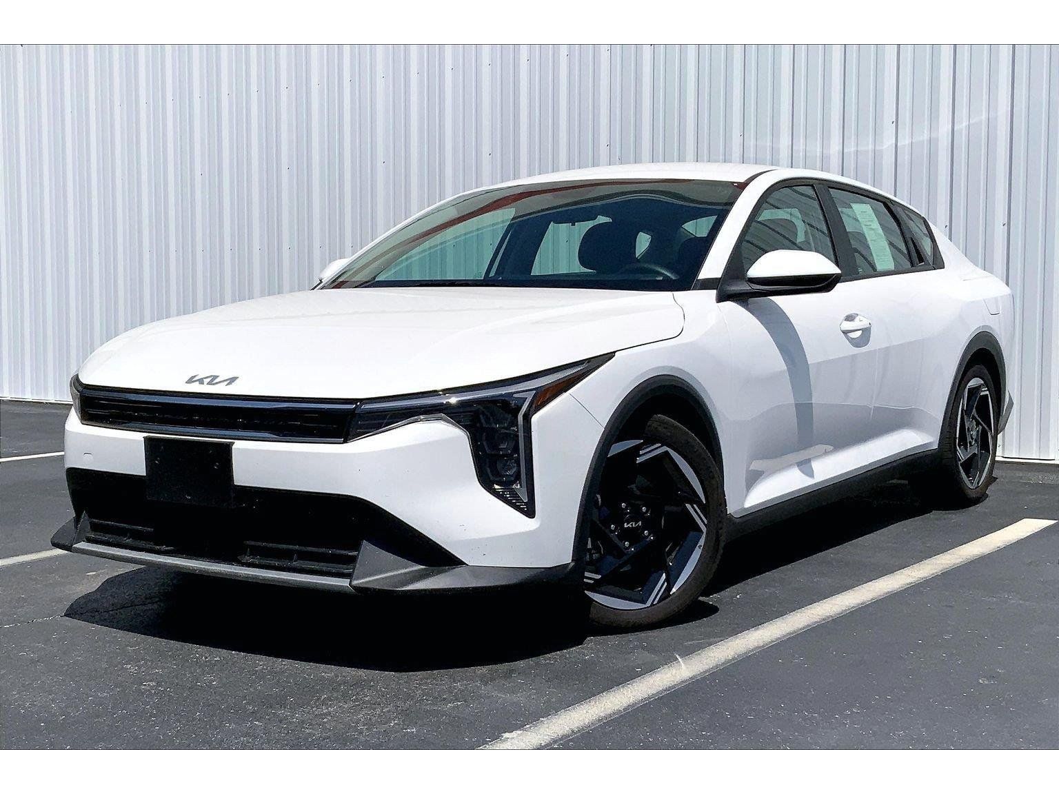 Used 2025 Kia K4 EX FWD image 1
