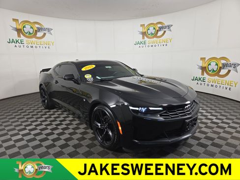 Certified 2022 Chevrolet Camaro LT image 1
