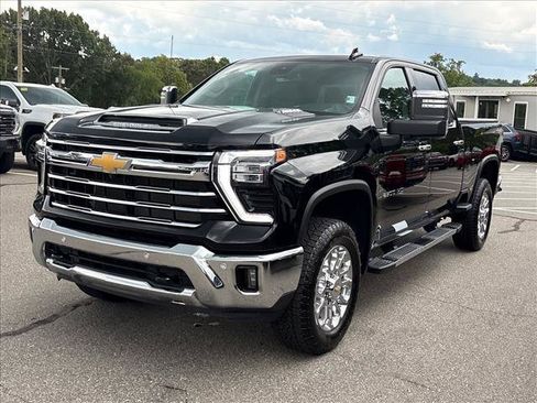 Certified 2024 Chevrolet Silverado 2500 LTZ w/ LTZ Convenience Package AWD/4WD image 4