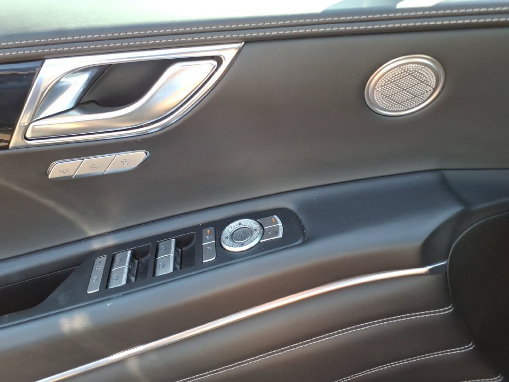 Used 2025 Genesis GV80 2.5T Standard AWD/4WD image 17