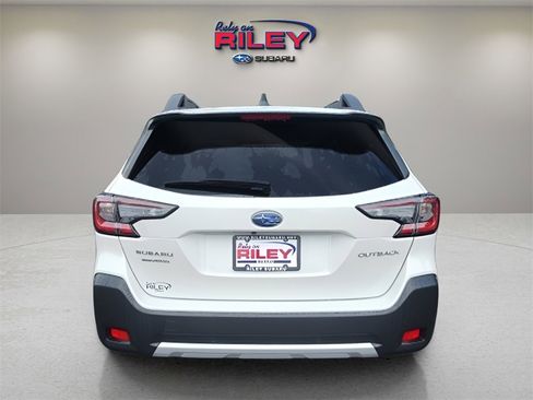Used 2025 Subaru Outback Limited image 4