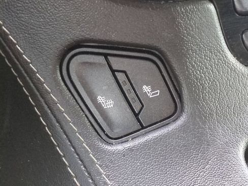 Used 2019 Chevrolet Suburban LT RWD image 28