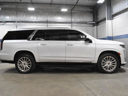 Used 2023 Cadillac Escalade ESV Premium Luxury w/ LPO, Floor Liner Package AWD/4WD image 31