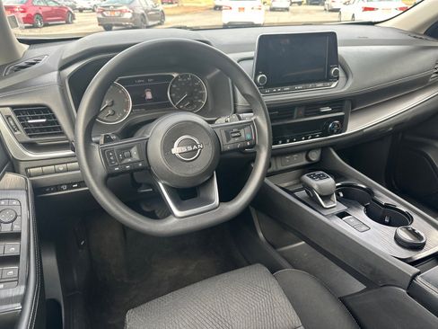 Used 2024 Nissan Rogue SV image 23