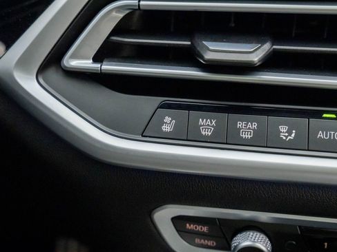 Certified 2022 BMW X6 M50i w/ Executive Package image 30