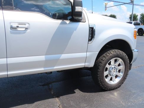 Used 2017 Ford F250 Lariat w/ Lariat Ultimate Package AWD/4WD image 24