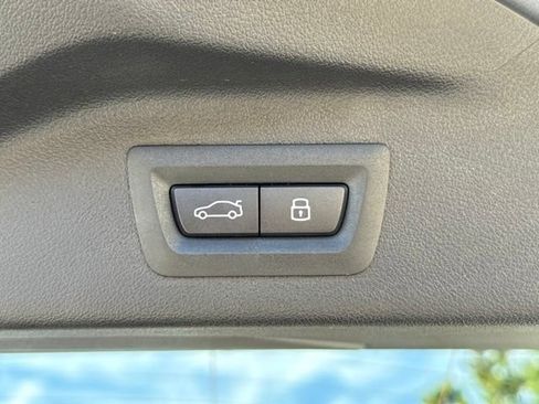 Used 2026 BMW X7 xDrive40i AWD/4WD image 17