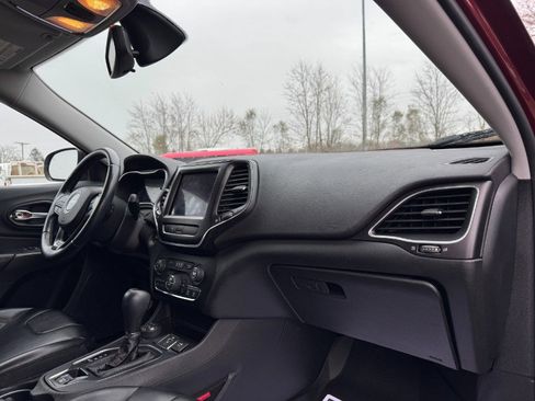 Used 2019 Jeep Cherokee Trailhawk image 20