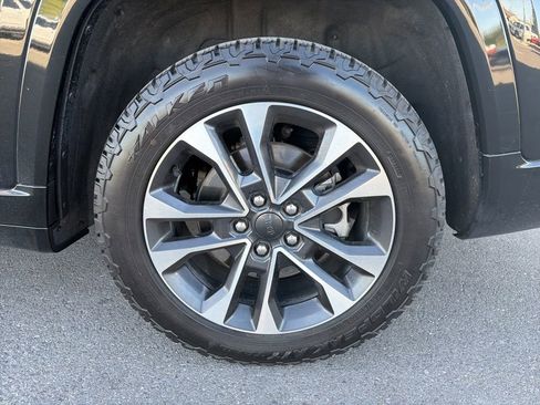 Certified 2023 Jeep Grand Cherokee L Overland w/ Rear Seat Video Group I AWD/4WD image 33