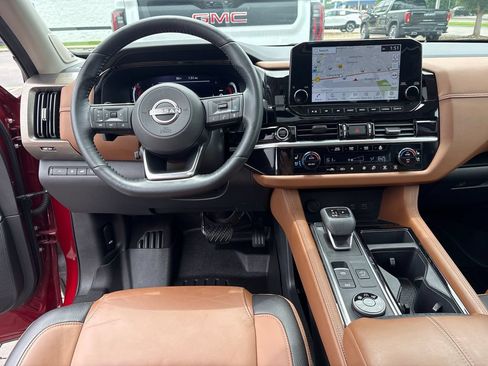 Used 2023 Nissan Pathfinder Platinum w/ Lighting Package (N93) AWD/4WD image 41