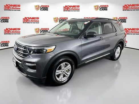 Used 2021 Ford Explorer XLT w/ Equipment Group 202A AWD/4WD image 13