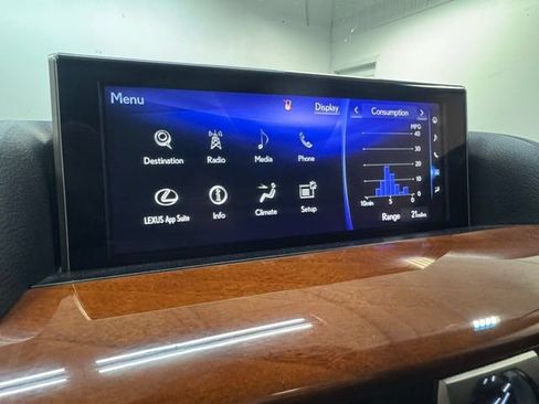 Used 2019 Lexus LX 570 4WD w/ Luxury Package image 16