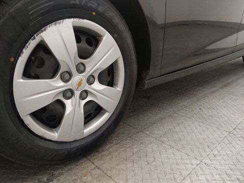 Used 2017 Chevrolet Cruze LS image 31