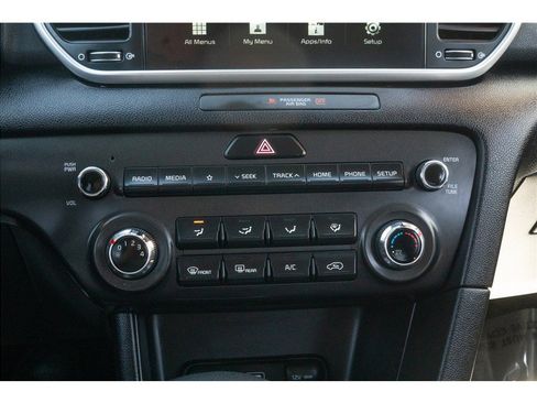 Used 2021 Kia Sportage LX AWD/4WD image 18