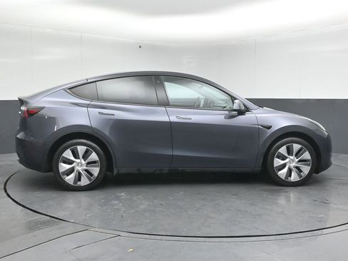 Used 2023 Tesla Model Y Long Range image 8