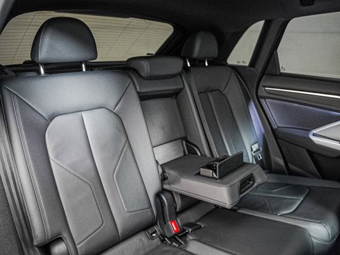 Used 2024 Audi Q3 2.0T Premium image 13