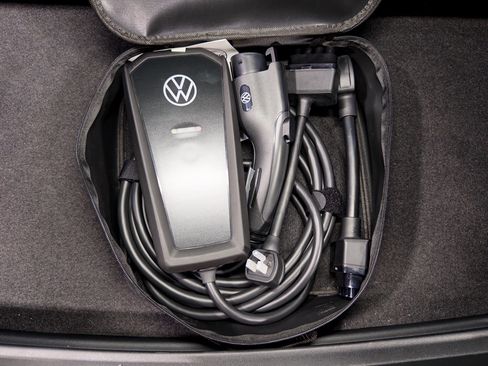 Used 2023 Volkswagen ID.4 Pro AWD/4WD image 6
